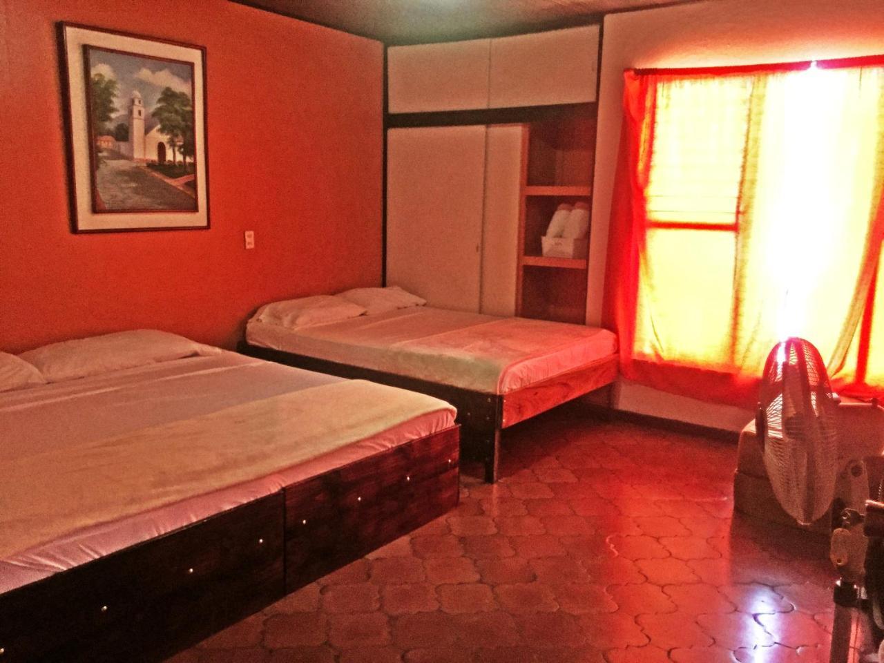 Hostel Trotamundos Alajuela Zewnętrze zdjęcie